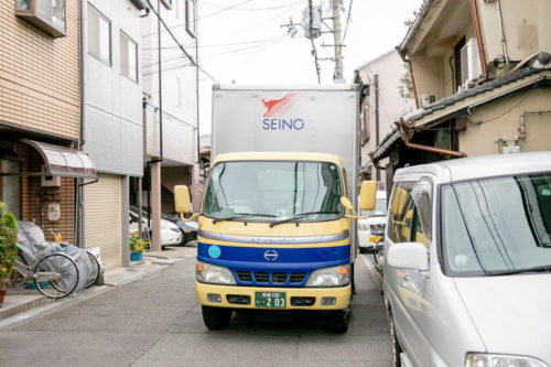 しももとクリーニングの配送は西濃運輸。